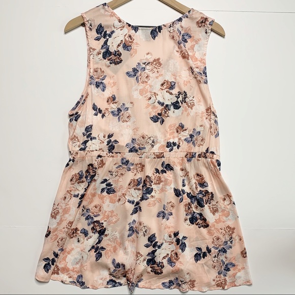 NWT Torrid Blush Floral Sleeveless Challis Tank - Picture 3 of 8